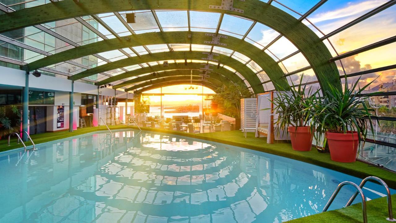 Arrecife Gran Hotel&Spa Arrecife (Lanzarote) Exterior foto The pool at the rooftop