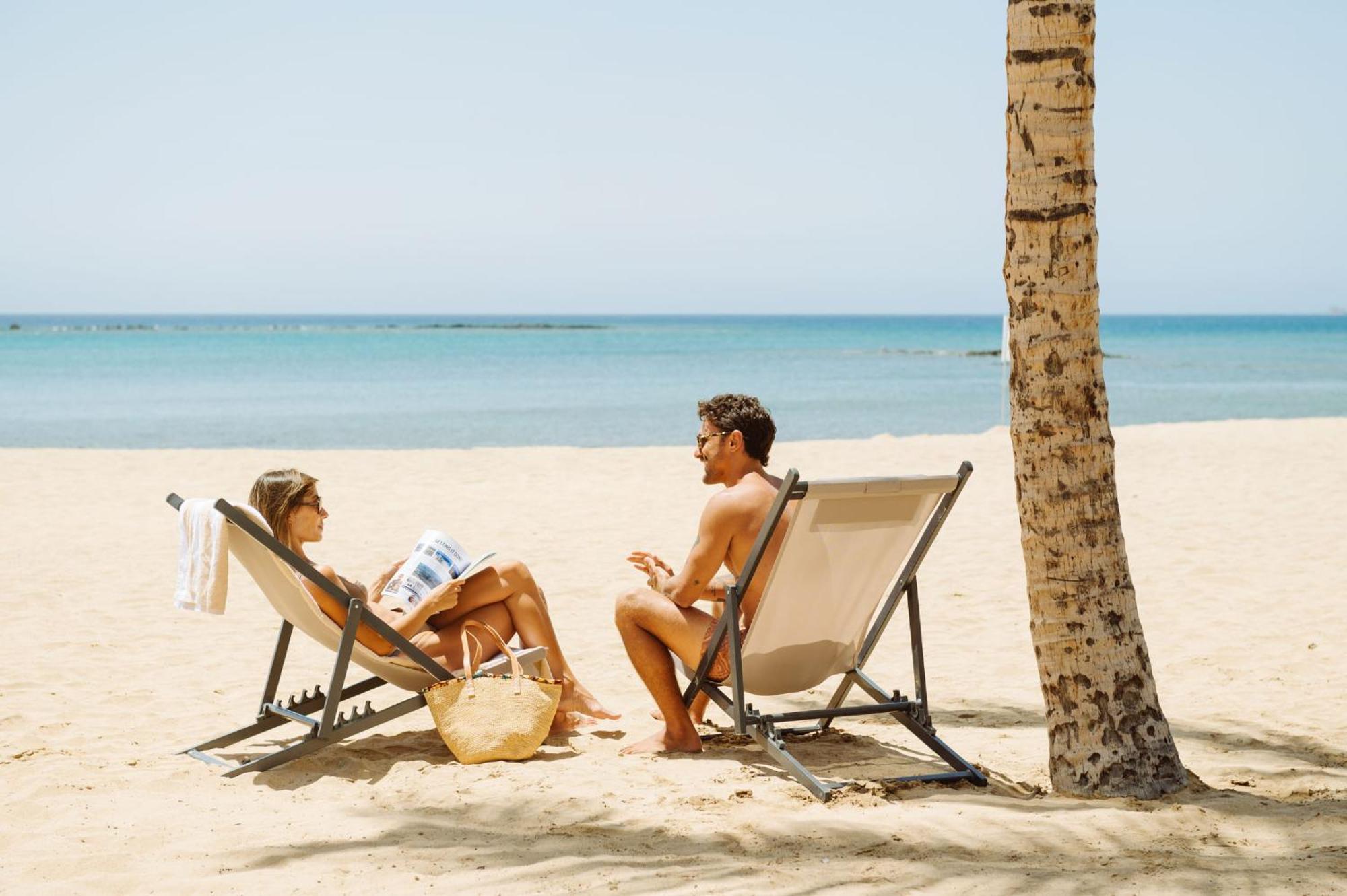 Arrecife Gran Hotel&Spa Arrecife (Lanzarote) Exterior foto Beach chairs